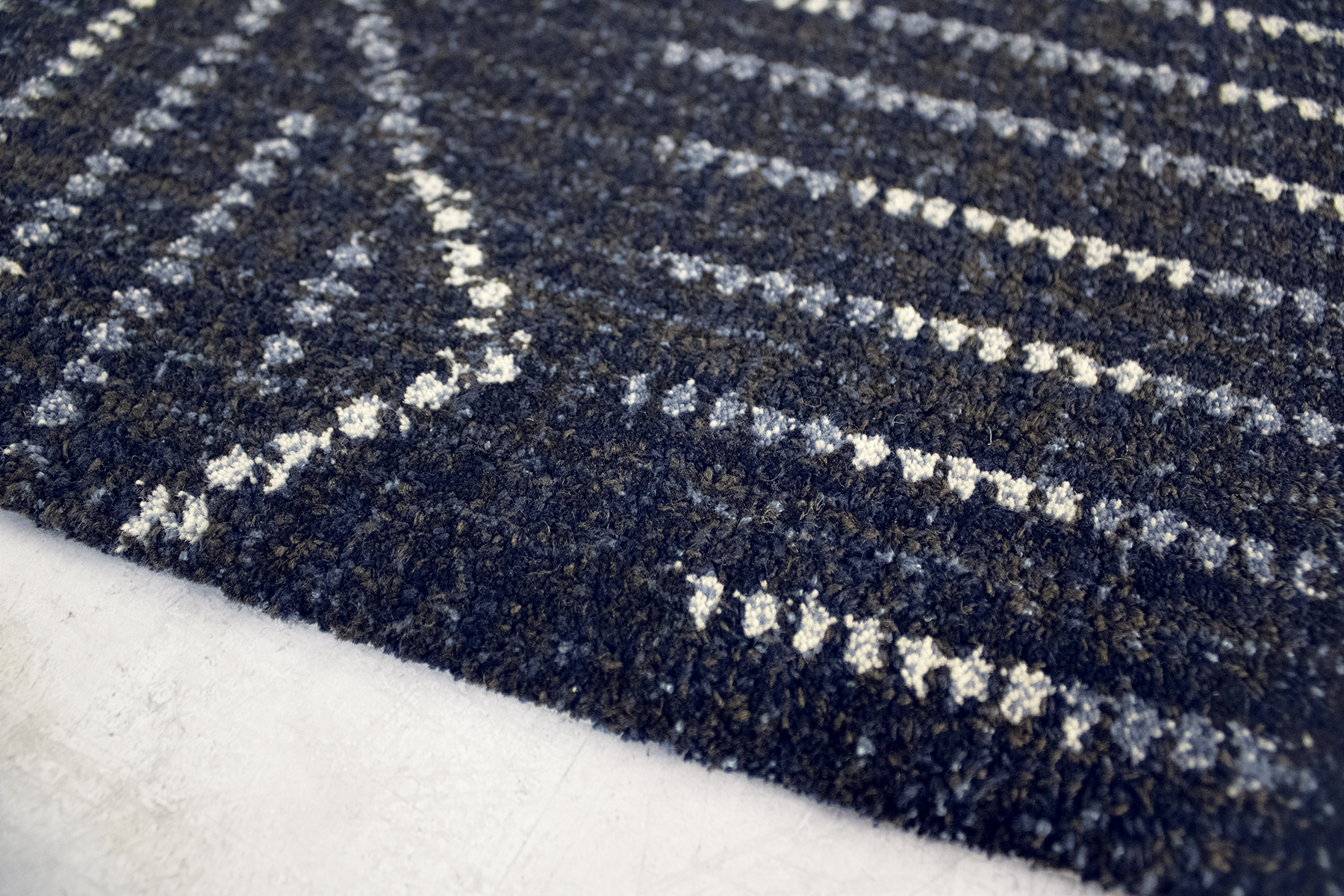 Crosbini Detail